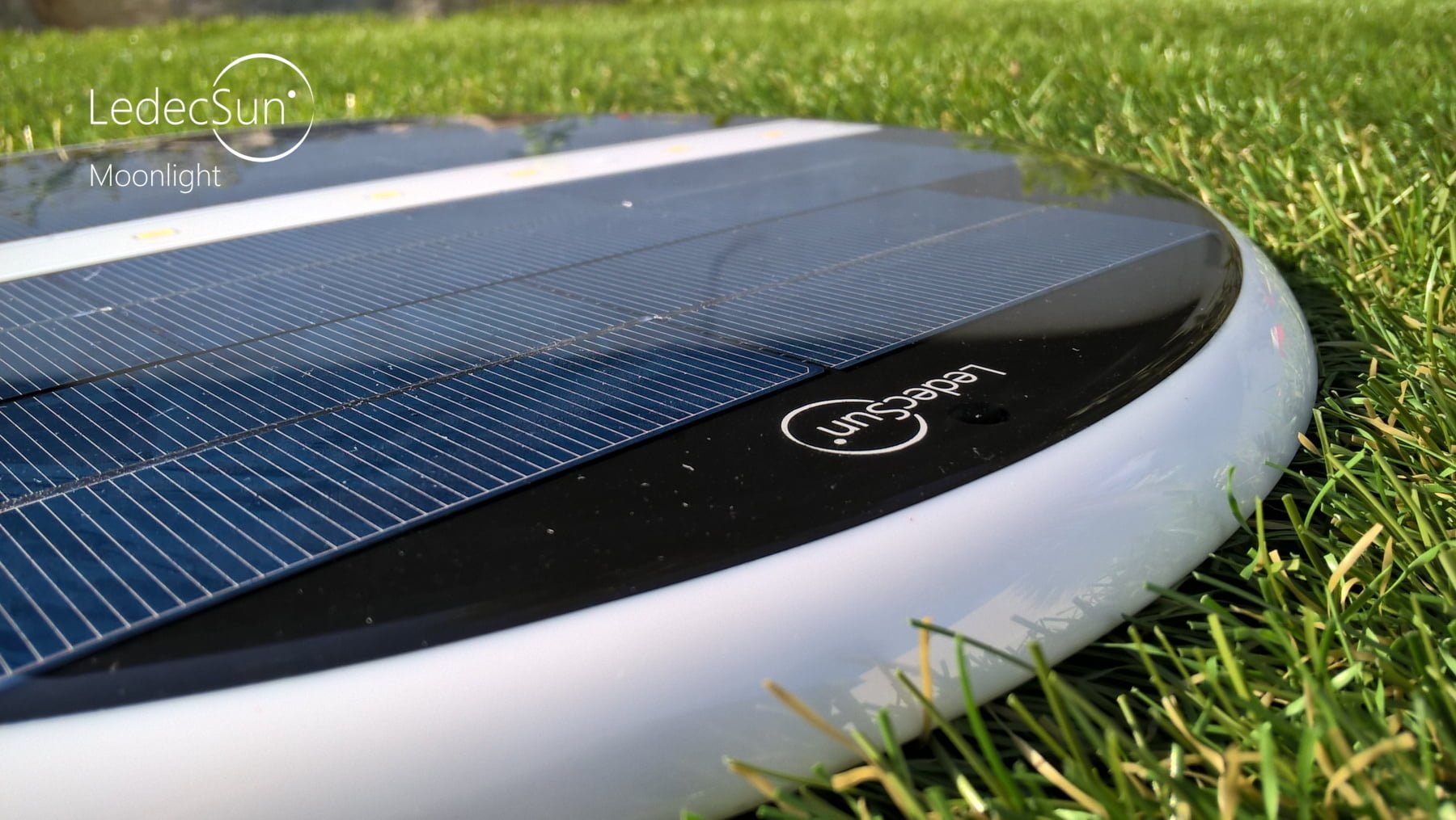Underwater solar lamp for pools
