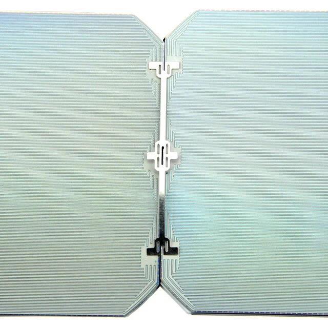 connettore dogbone saldato su cella solare sunpower